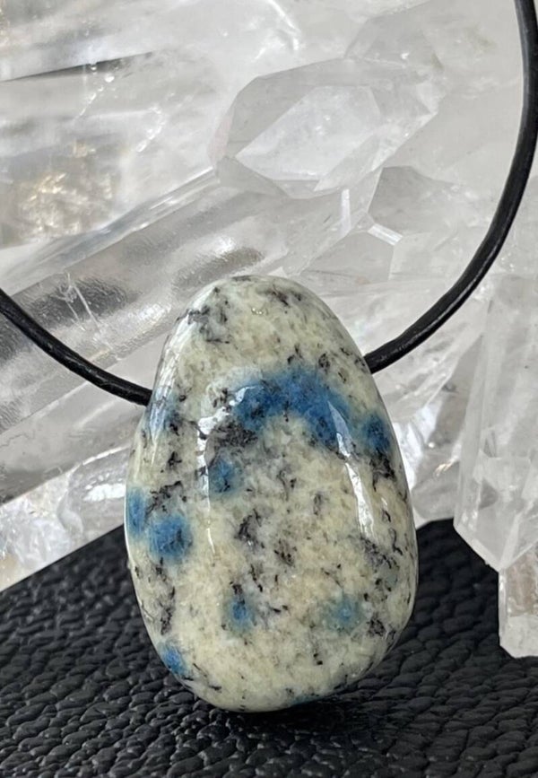 K2 Jaspis hangertje doorboord, met veter