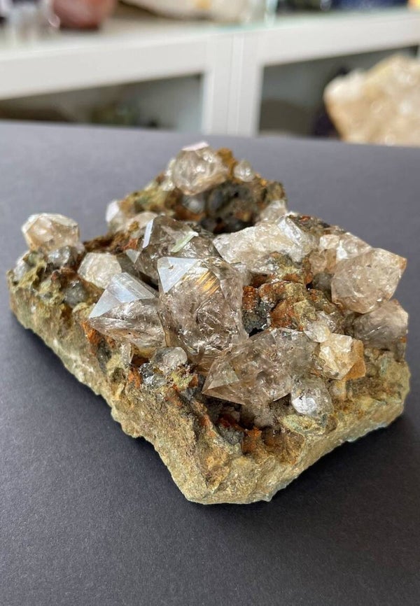 Kwarts dubbeleinder punten op matrix uit Marokko ruw, groot