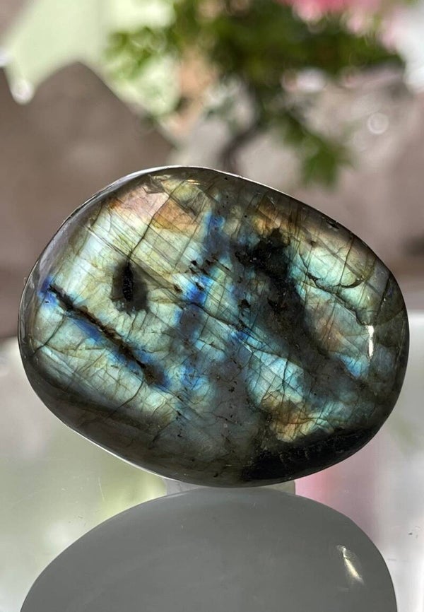 Labradoriet knuffelsteen plat, groot