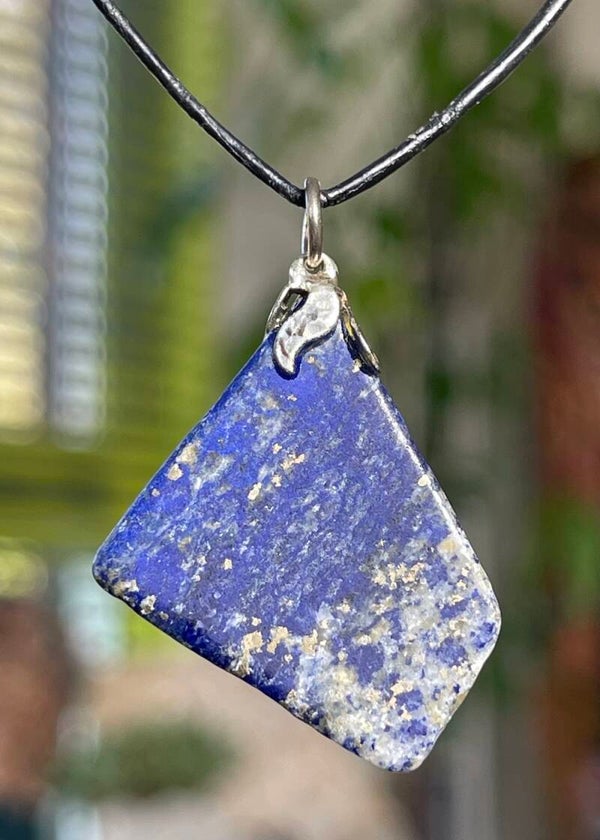 Lapis Lazuli met Pyriet hangertje, met veter