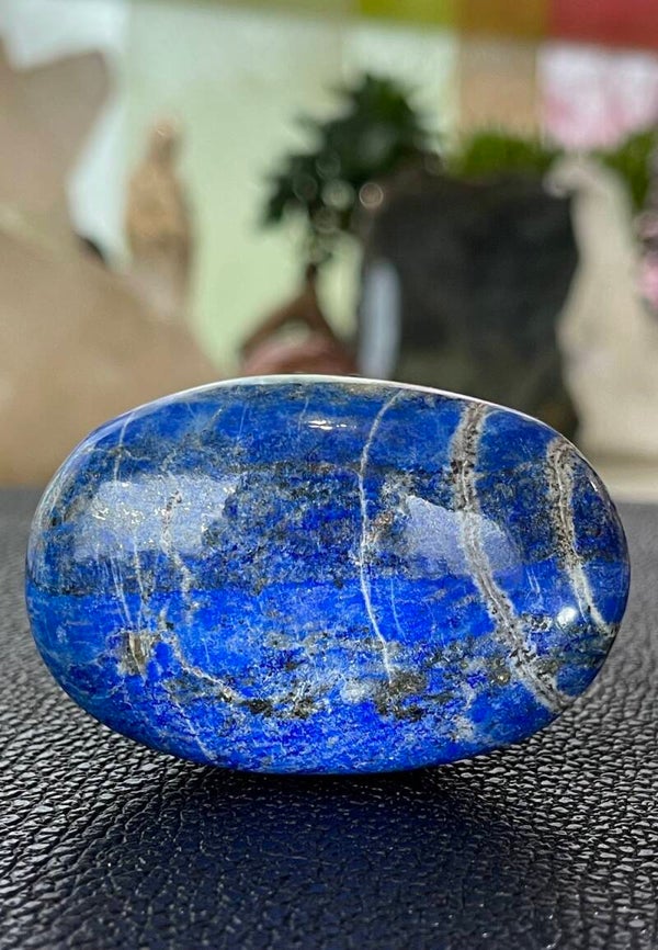 Lapis Lazuli met Pyriet handsteen, medium