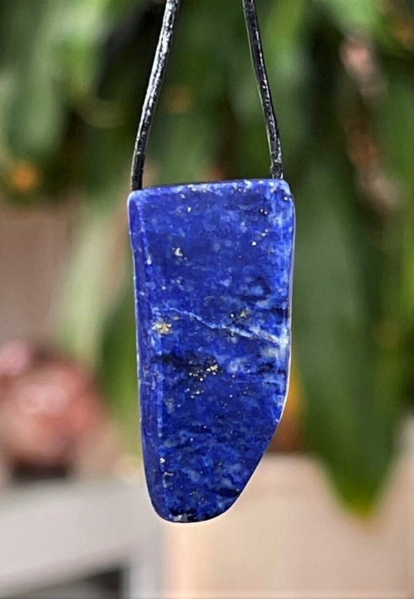 Lapis Lazuli hangertje doorboord, met veter