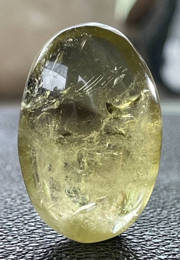 Lemonkwarts knuffelsteen plat