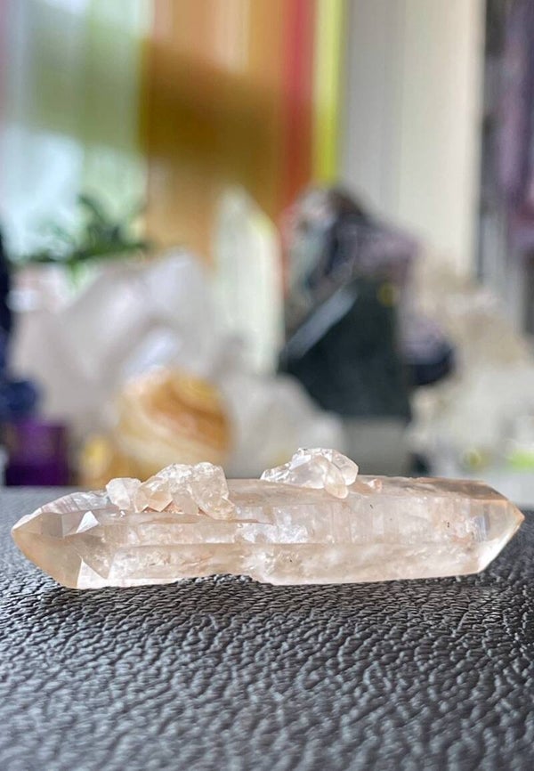 Lemurische Laser pink Tangerinekwarts dubbeleinder punt ruw, medium