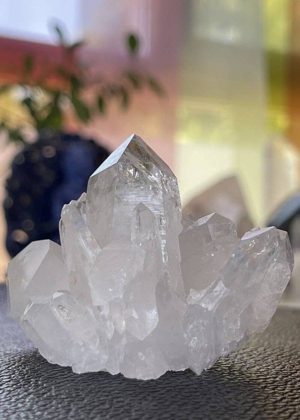 Lemurische Bergkristal cluster uit Peru ruw, medium