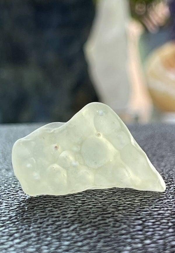 Libisch goud tektiet uit Egypte ruw, klein