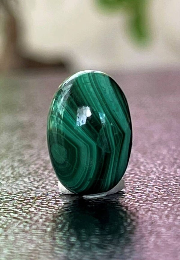 Malachiet edelsteen cabochon ovaal, klein
