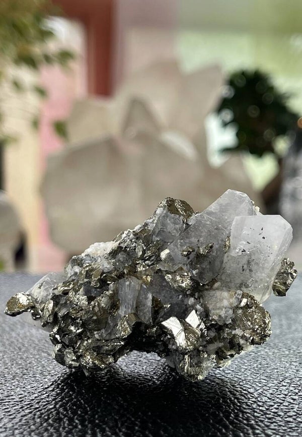 Mangano Calciet op Pyriet uit Peru ruw, klein-medium