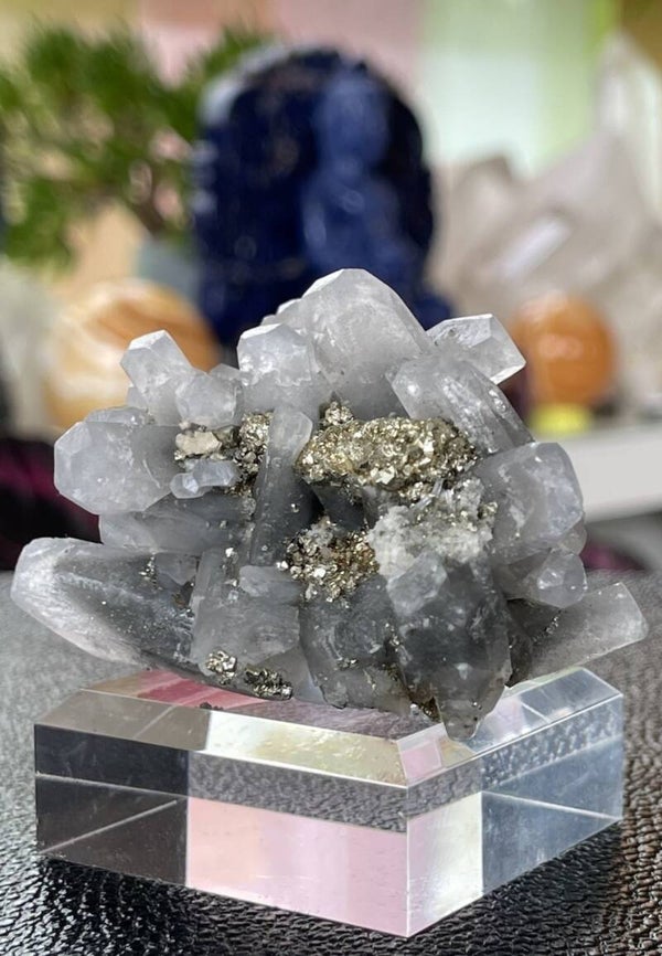 Mangano Calciet op Pyriet uit Peru ruw, medium