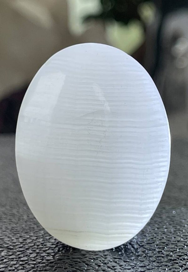 Mangano Calciet knuffelsteen plat