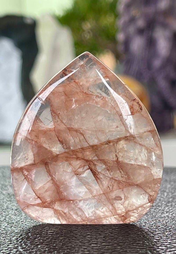 Maria Magdalena Lemurian Kwarts free form staand, klein