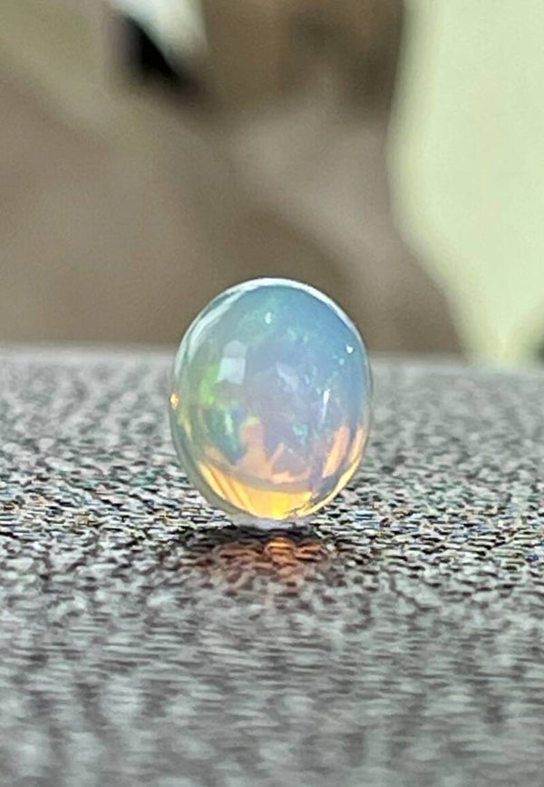 Opaal edelsteen uit Ethiopië cabochon ovaal, klein