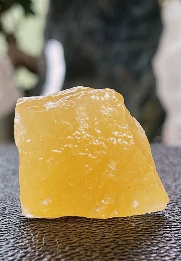 Oranje Calciet uit Mexico ruw, klein