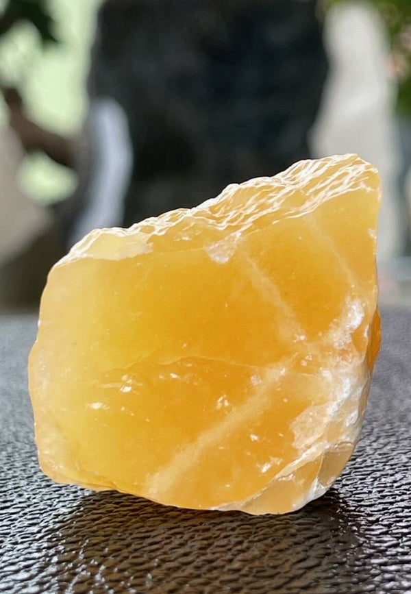 Oranje Calciet uit Mexico ruw, klein