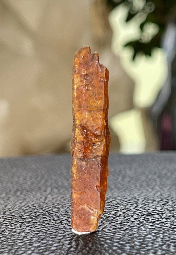 Oranje Kyaniet uit Tanzania ruw plat staafje, klein