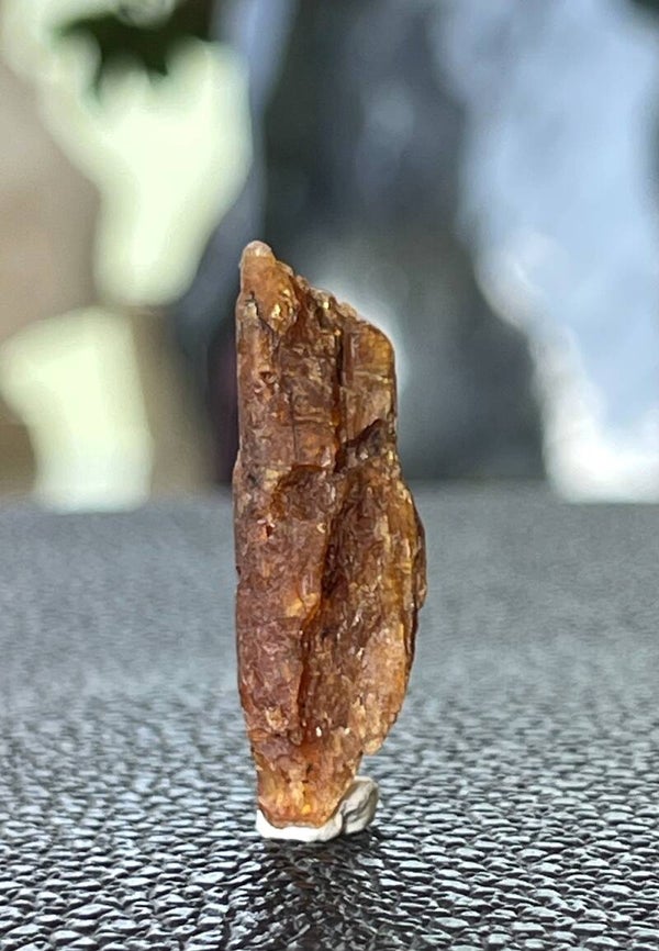 Oranje Kyaniet uit Tanzania ruw plat staafje, klein