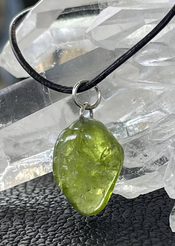 Peridoot hangertje, met veter