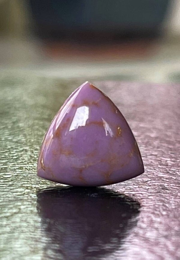 Phosphosideriet edelsteen cabochon driehoek, klein