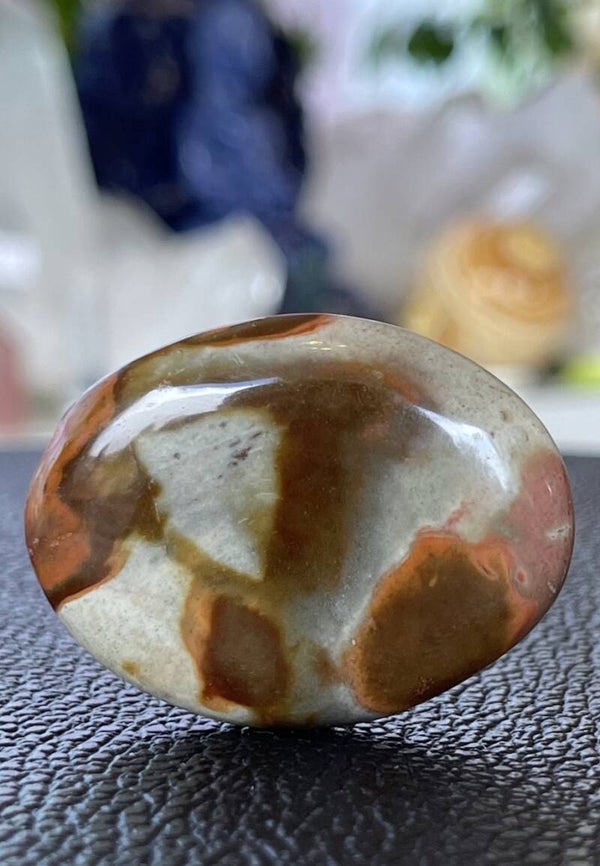 Polychroom Jaspis knuffelsteen plat