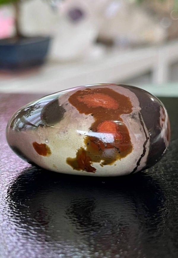 Polychroom Jaspis trommelsteen, groot