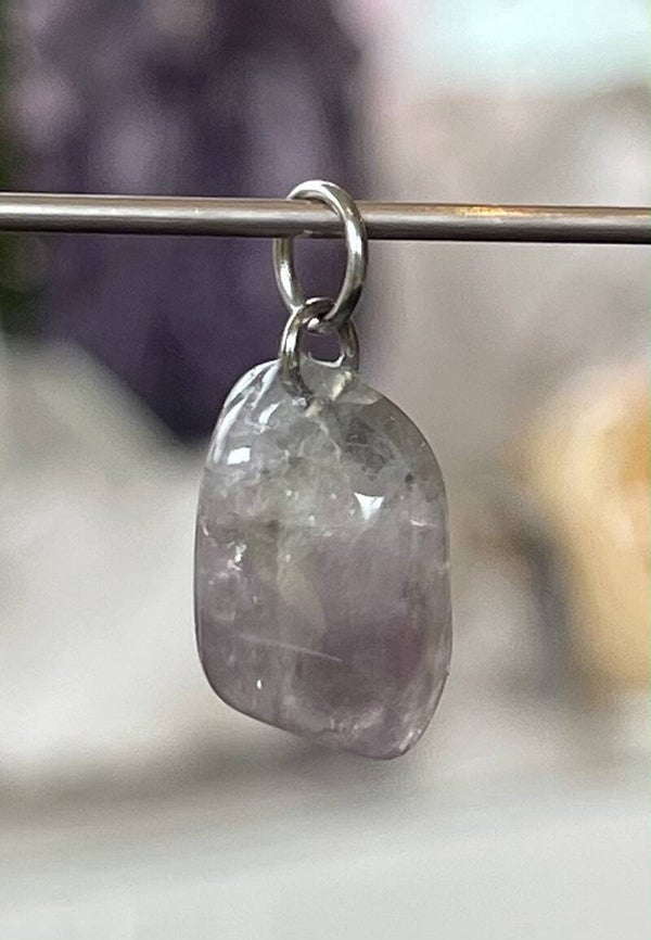 Prasioliet hangertje, met veter