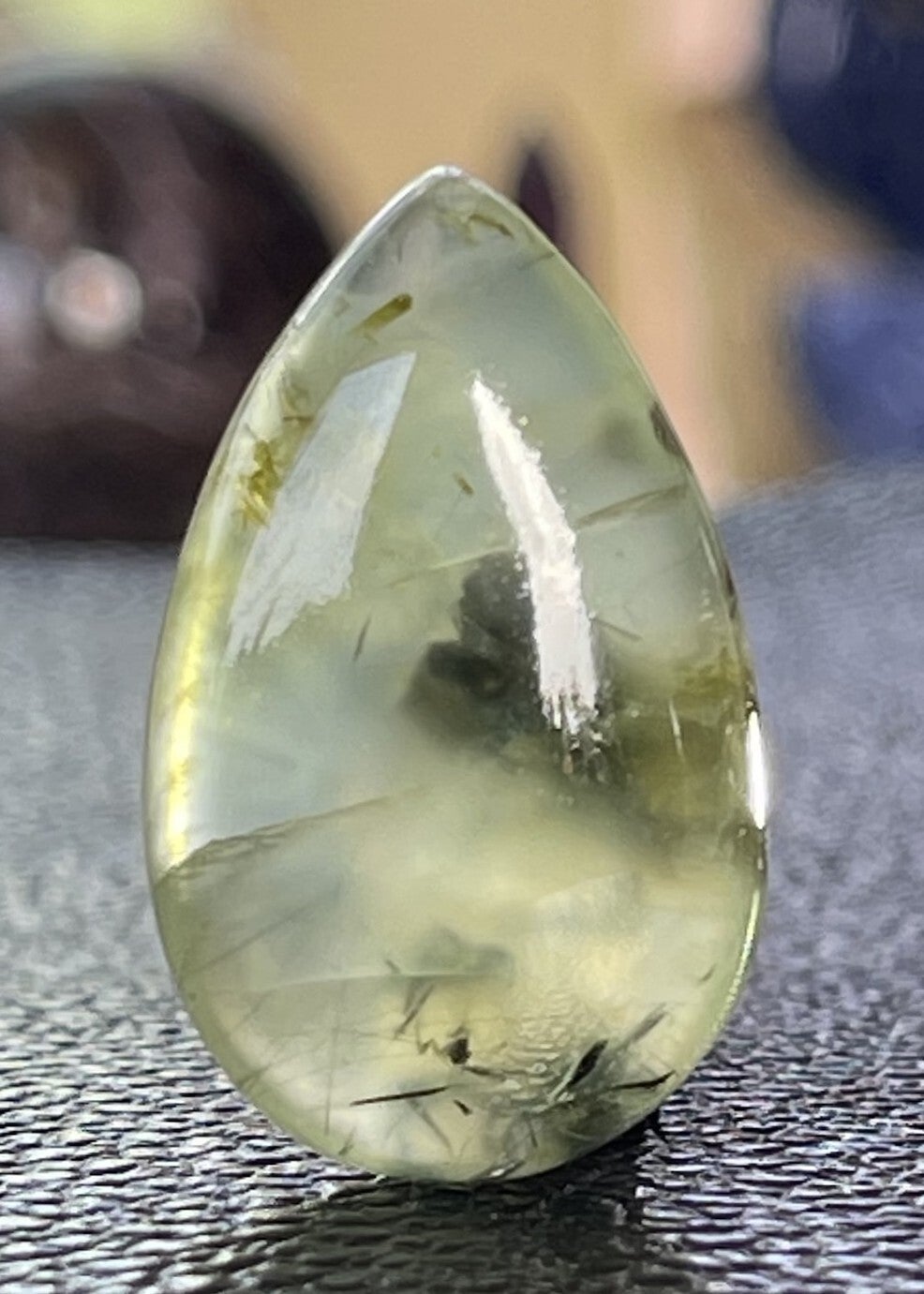 Prehniet edelsteen cabochon druppel, medium