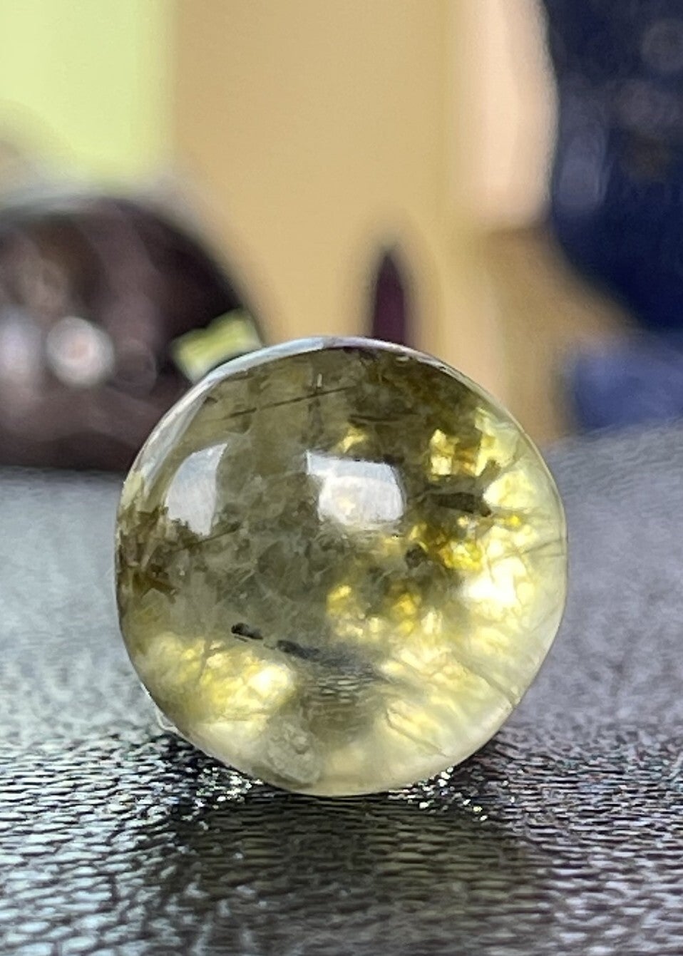 Prehniet edelsteen cabochon rond, medium