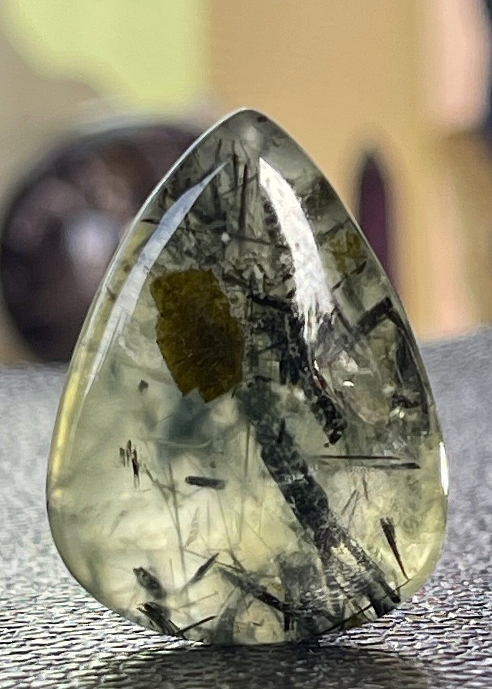 Prehniet edelsteen cabochon druppel, medium