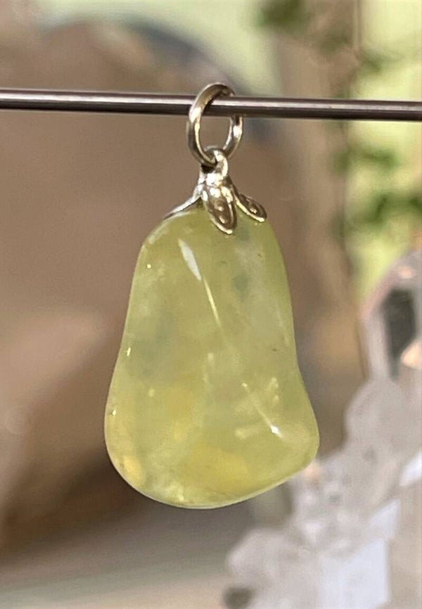 Prehniet hangertje, met veter