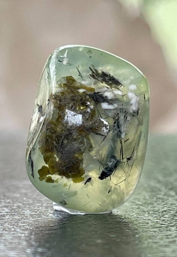 Prehniet trommelsteen