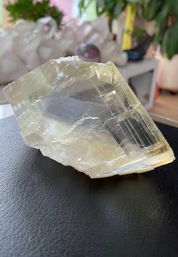 Calciet Regenboog ruw uit India, groot