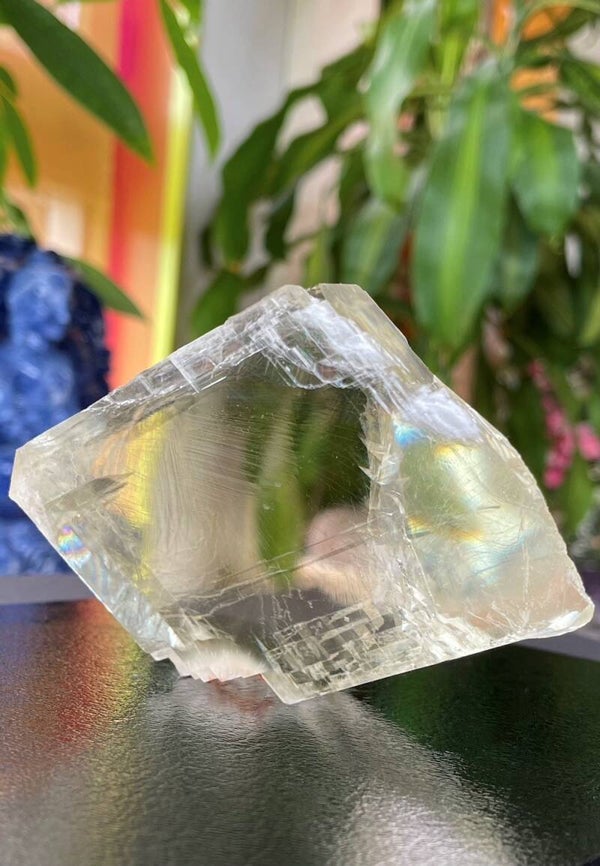 Calciet Regenboog ruw uit India, groot