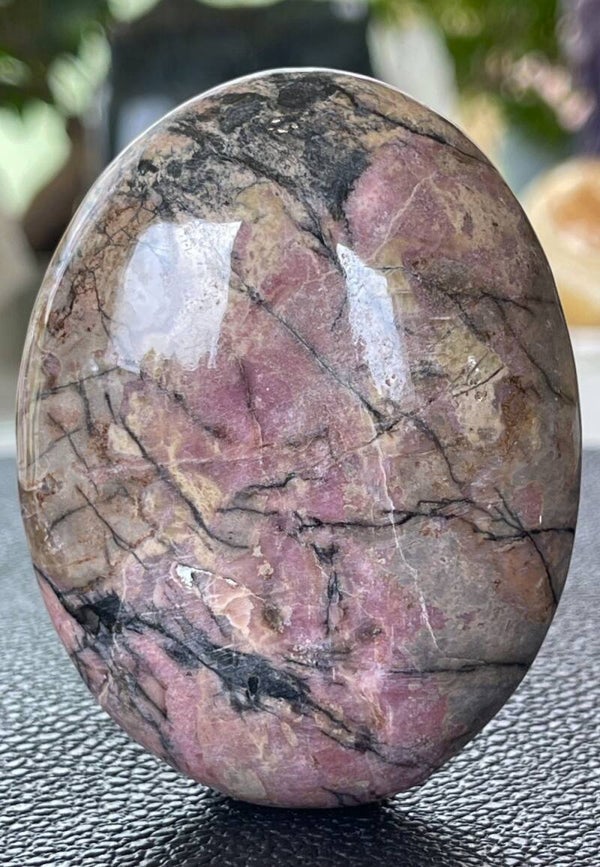 Rhodoniet handsteen, groot