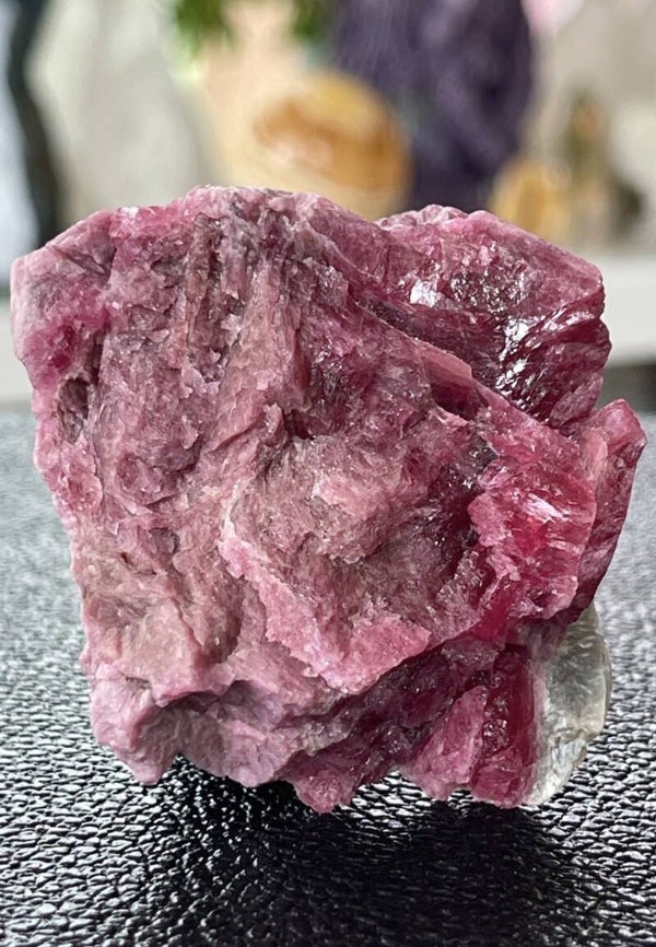 Rhodoniet uit Brazilië ruw, medium