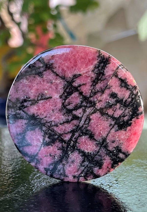 Rhodoniet edelsteen cabochon rond, groot