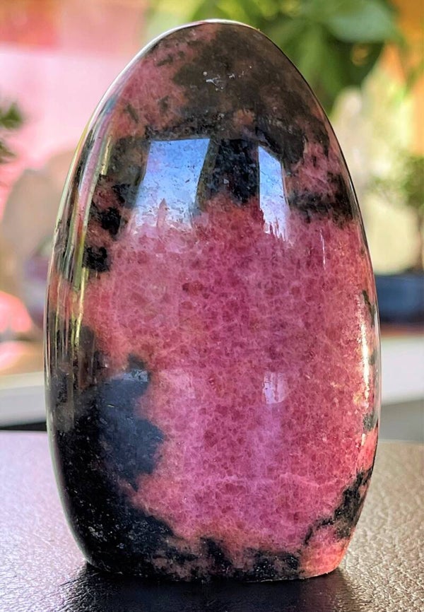 Rhodoniet free form staand, medium