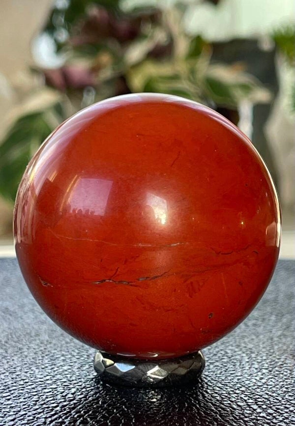 Rode Jaspis bol uit Madagaskar, medium 5,7cm