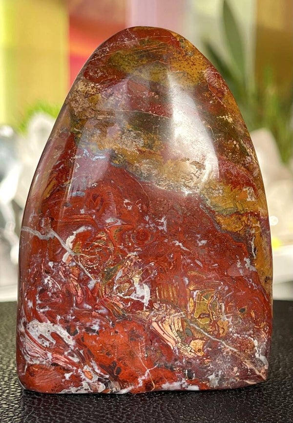 Rode Jaspis free form staand, medium