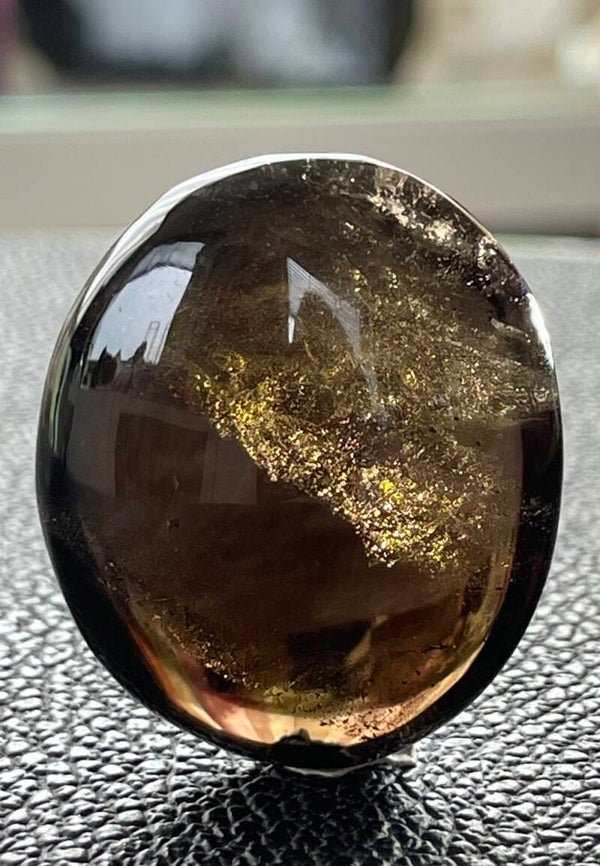 Rookkwarts knuffelsteen plat