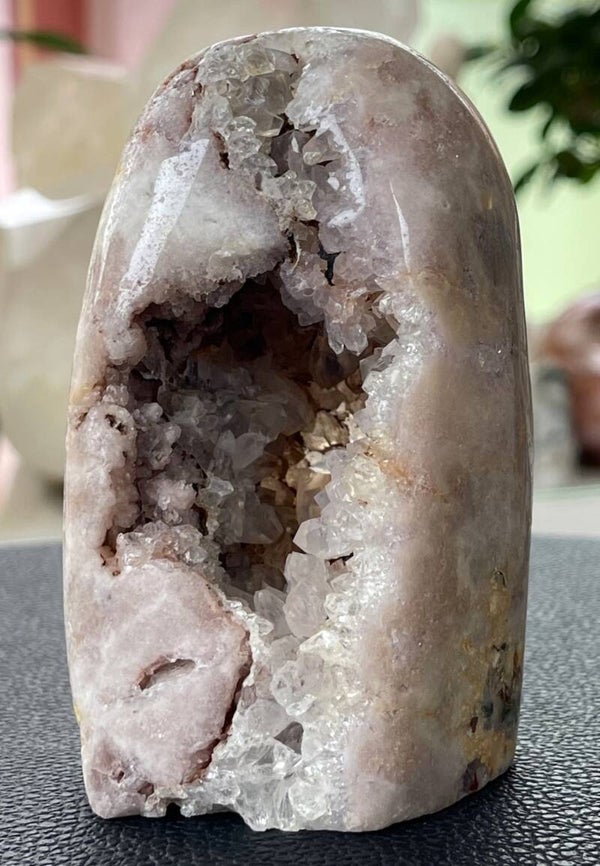 Roze Amethist free form geode uit Brazilië ruw, medium