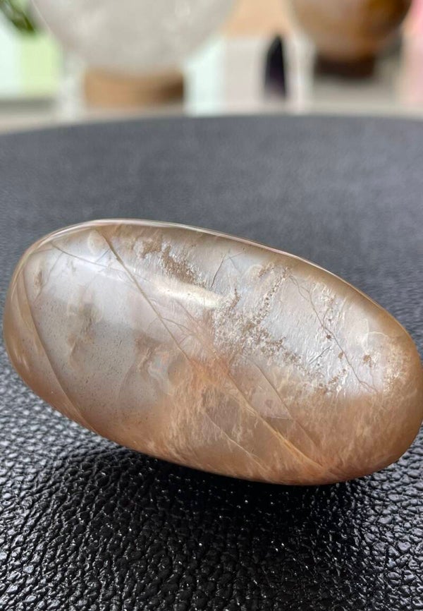 Roze Maansteen handsteen, medium