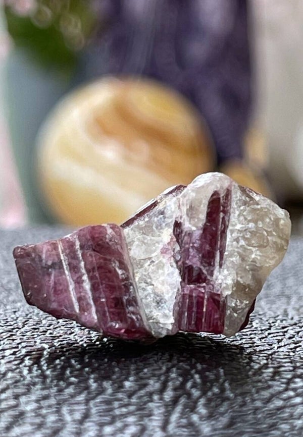 Roze Toermalijn in Kwarts ruw, klein