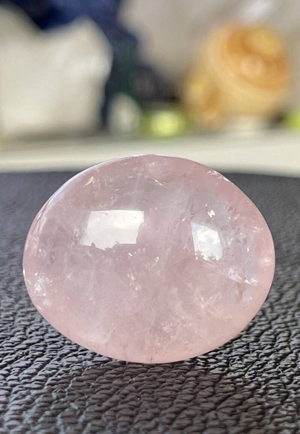 Rozenkwarts knuffelsteen plat, klein