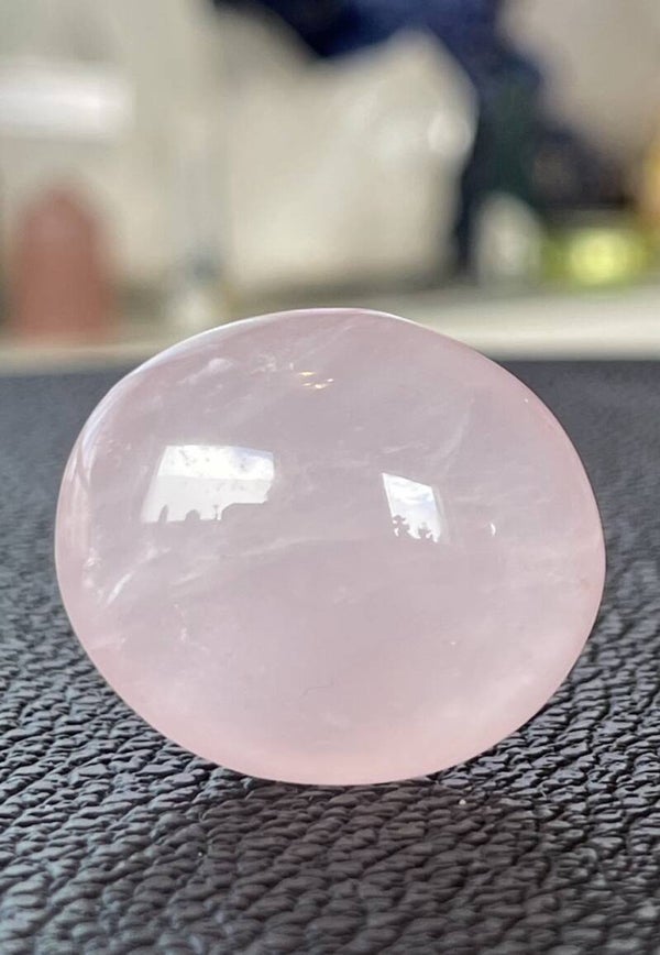 Rozenkwarts knuffelsteen plat, klein