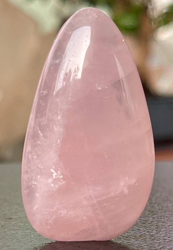 Rozenkwarts knuffelsteen plat