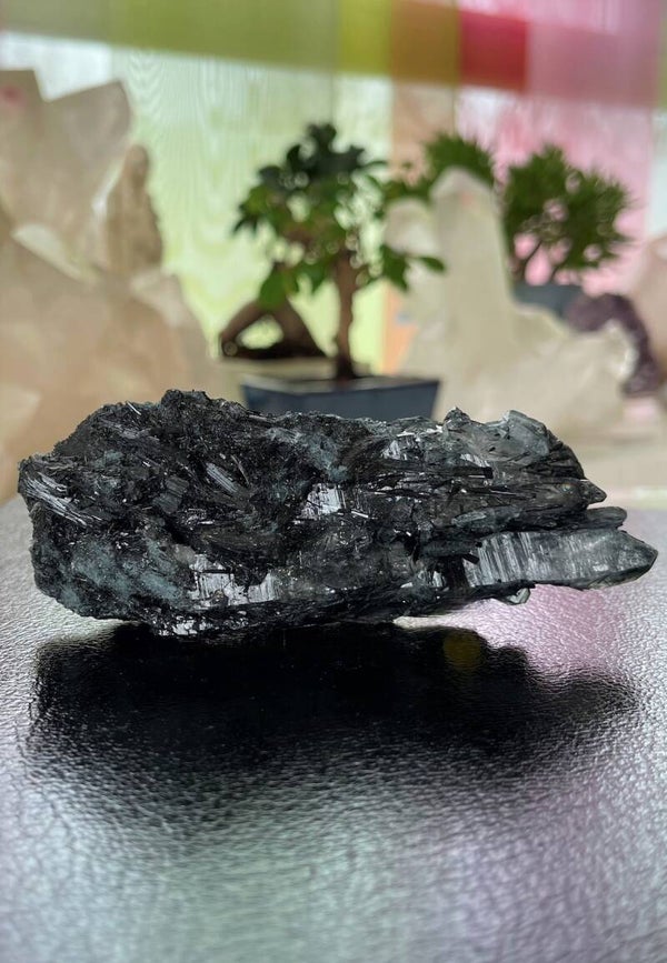 Toermalijn op Kwarts uit China ruw, medium