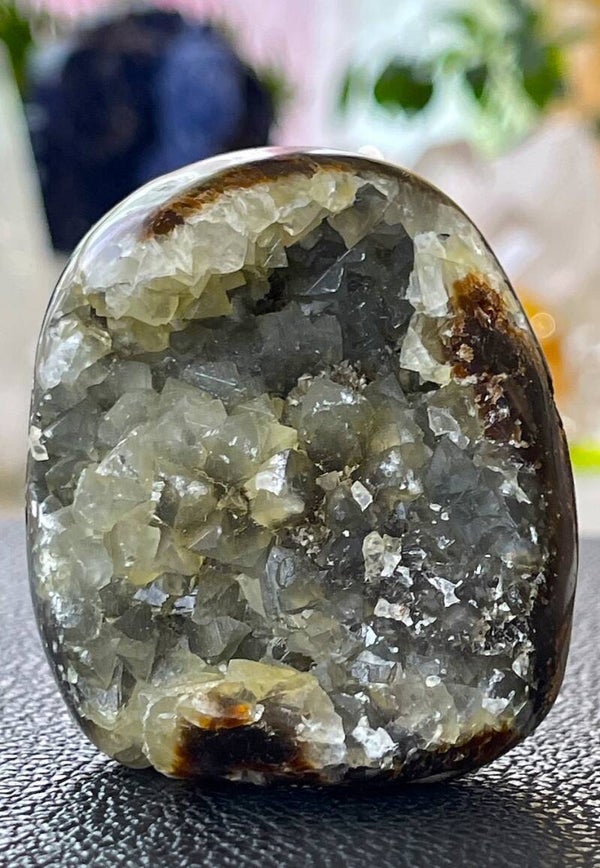 Septarie met Calciet open handsteen, medium