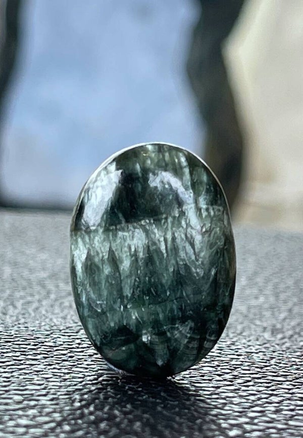 Serafiniet knuffelsteen plat, heel klein