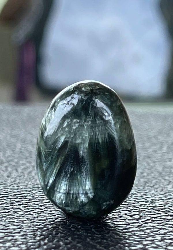 Serafiniet knuffelsteen plat, heel klein