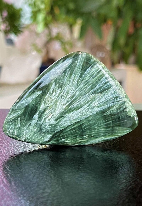 Serafiniet edelsteen cabochon free form, heel groot